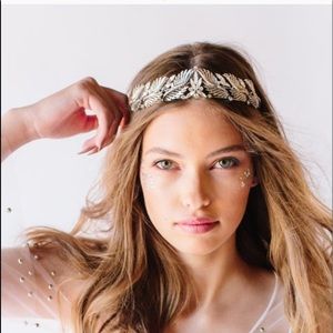 Untamed Petals- Reyes tiara headpiece